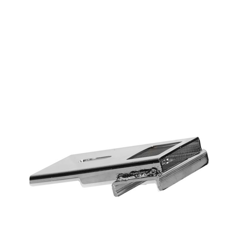 Fäste för bakspoiler platt